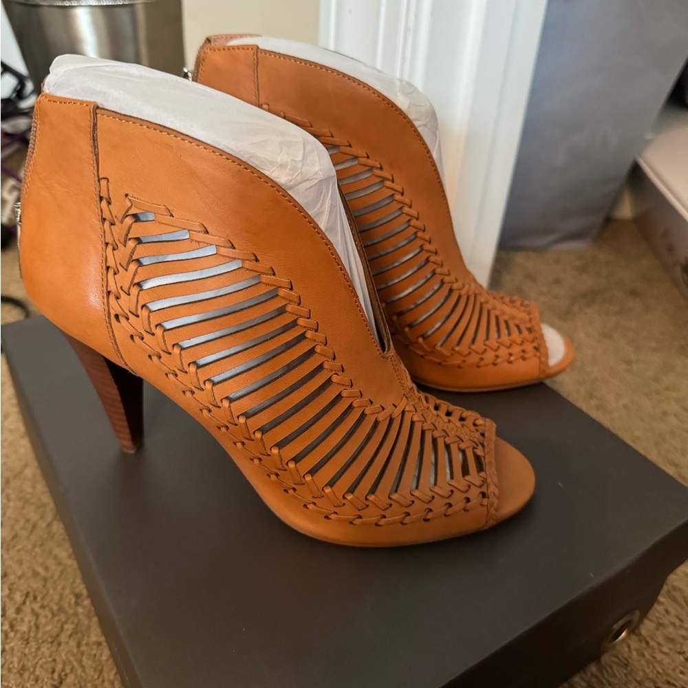 Vince Camuto NIB Booties